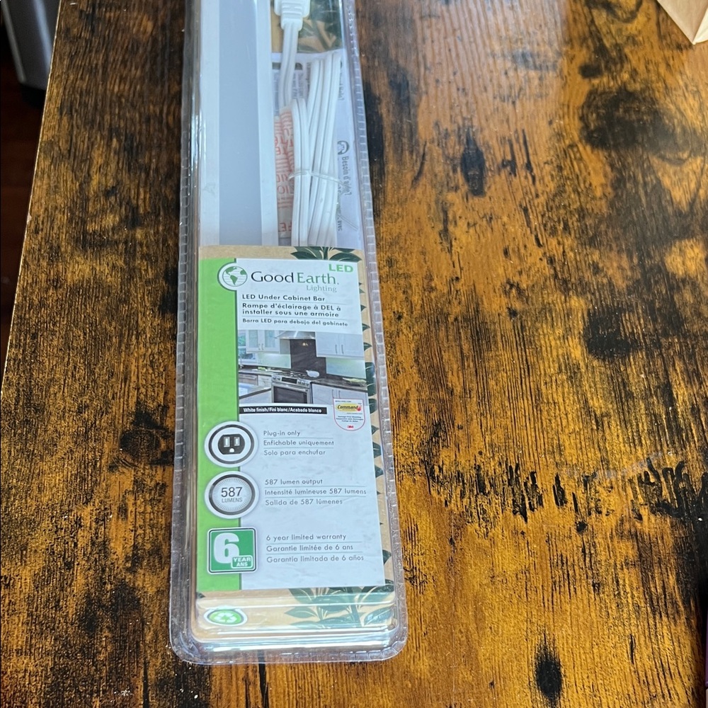 Good Earth LED Under Cabinet Light